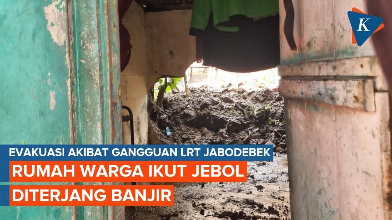 Dinding Rumah Warga Jebol Diterjang Banjir di Jati Padang Jaksel