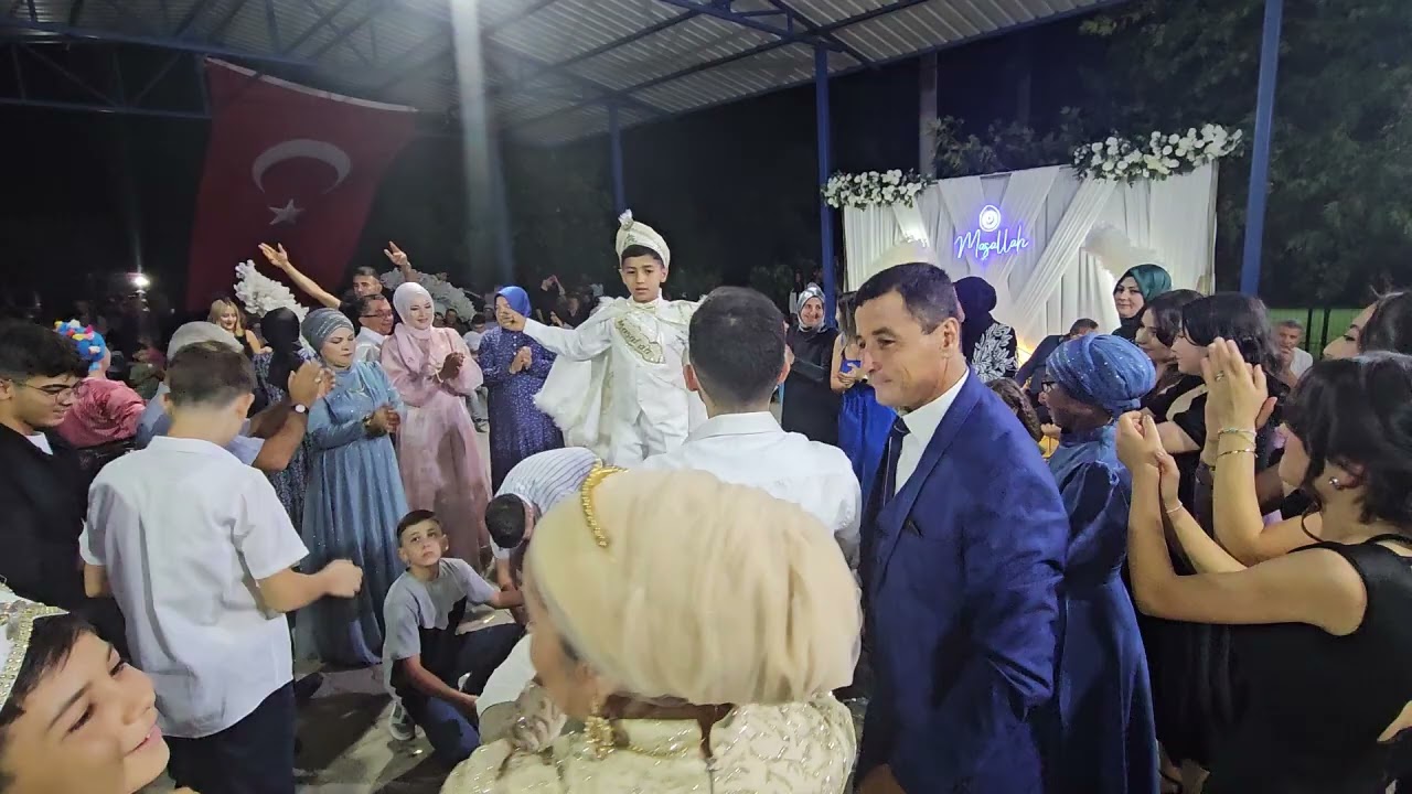 DEMİRCİ'nin ESENYURT KÖYÜNDE ŞERİF YADİKAR OĞUZ ÇİFTİNİN ÇOCUKLARININ SÜNNET TÖRENİNDEN GÖRÜNTÜLER