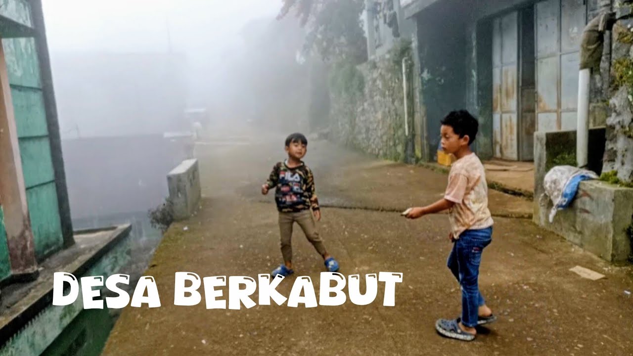 Kabut Tebal Menutupi Desa Ini Setiap Hari