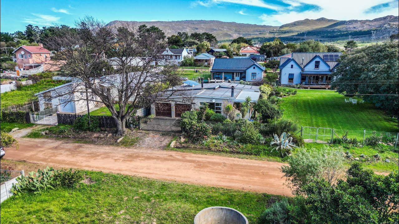 2 Bedroom house for sale in Botrivier, Western Cape, South Africa : R1,750,000