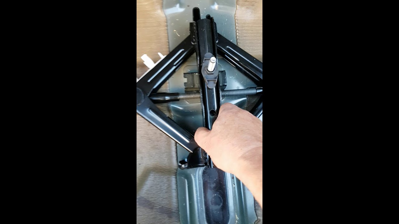 How to assemble and pack up a mk5 mondeo wheel jack and brace