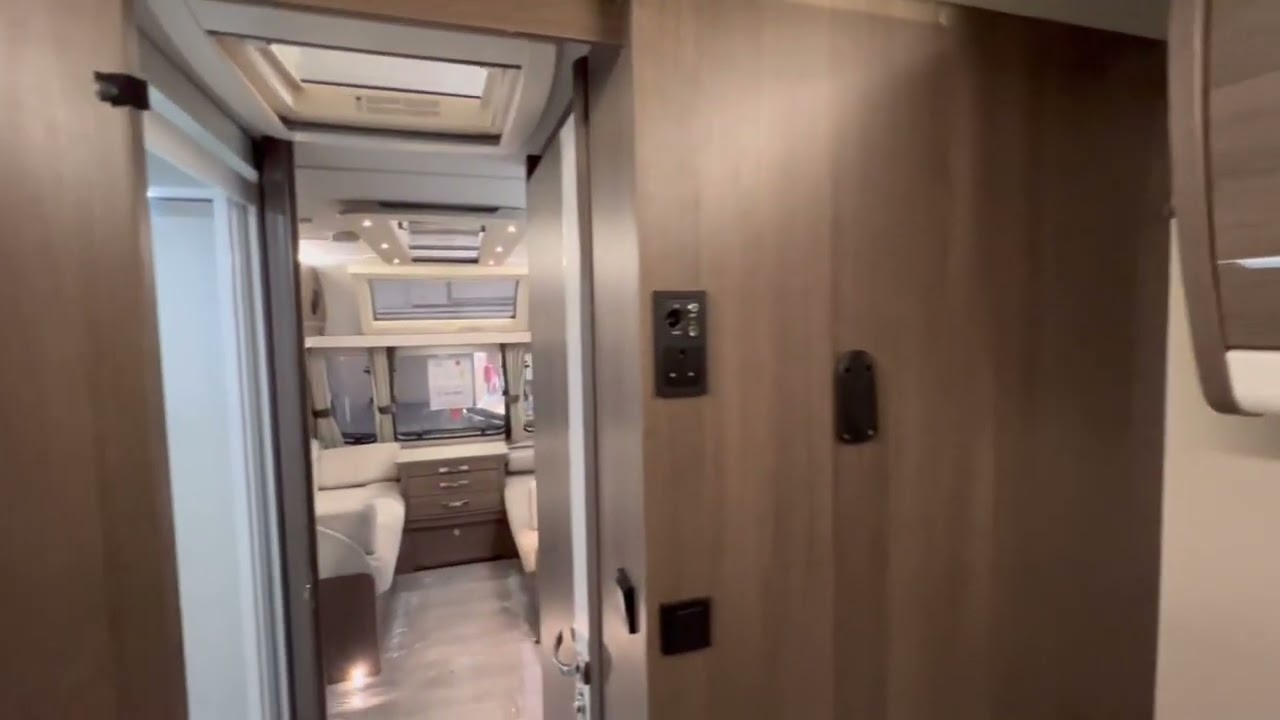 Elddis Affinity 574