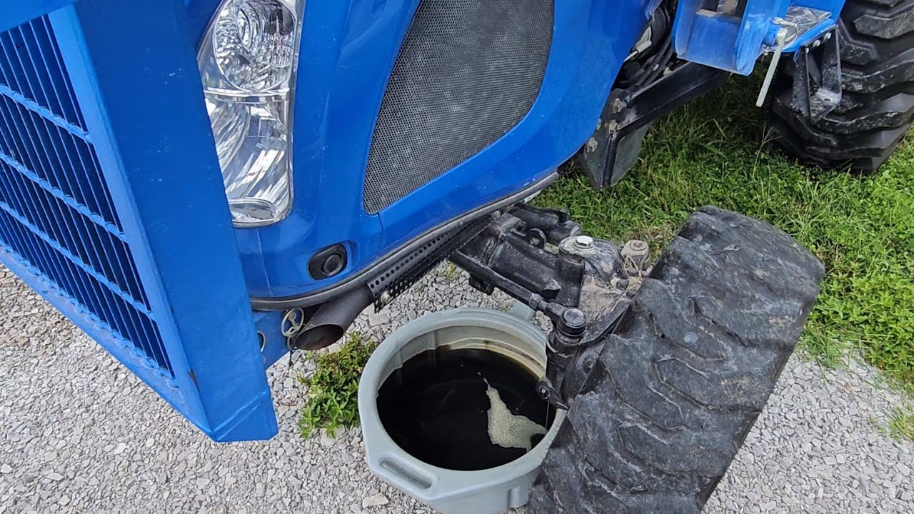 Front Axle Fluid Change on New Holland Workmaster 35 / 40 - And Wow It Needed It!