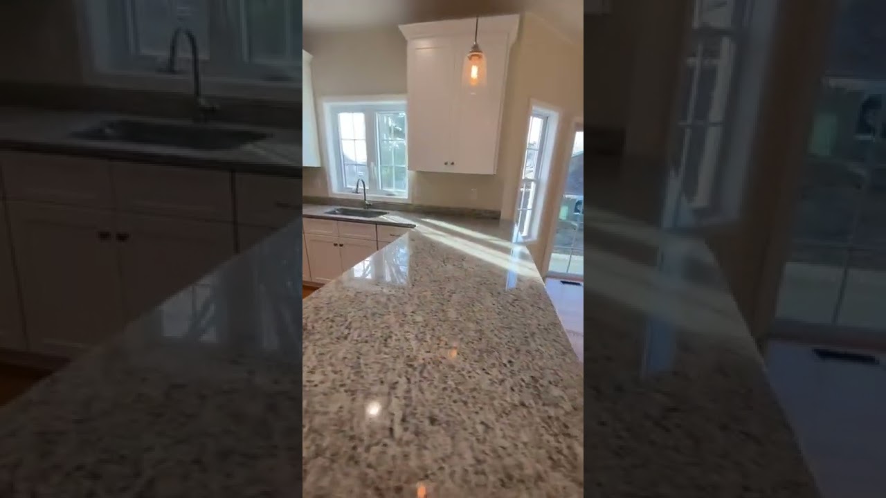 Realtor in Woodbridge, NJ tours a $750k home | NJRealEstateAgent.com | #shorts #newjersey #nyc #nj