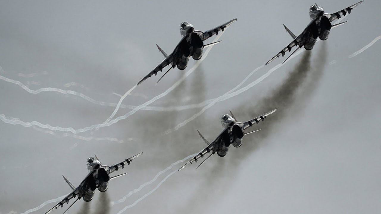 MIG-29 y Mirage 2000 Exhibición Aérea y Naval Lima Perú 2015