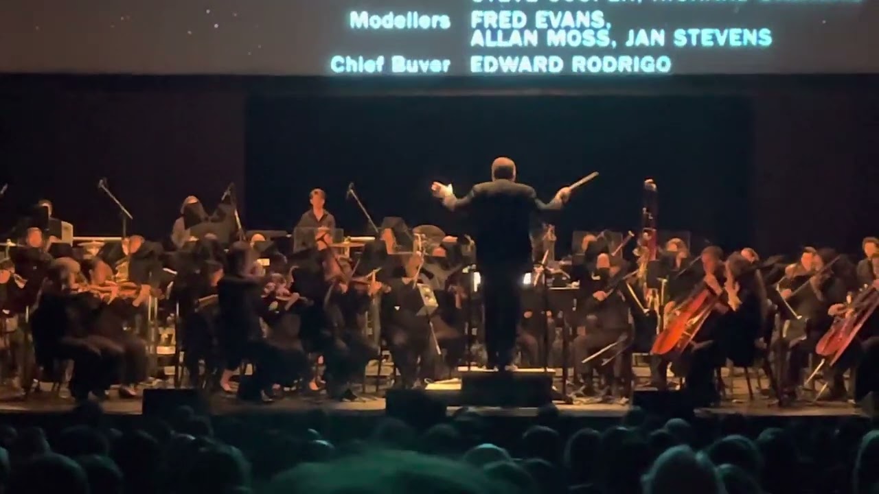 Closing credits of Empire strikes back live