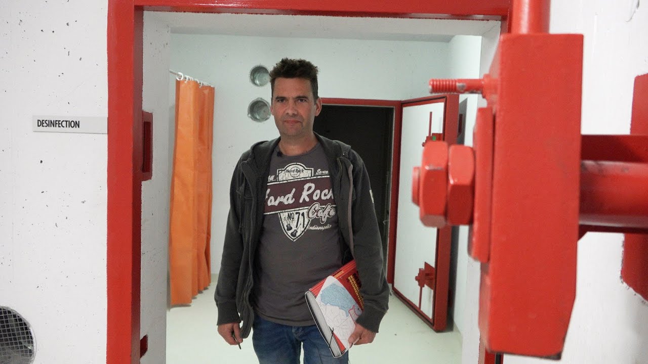 【スイス】核シェルターの内部へ