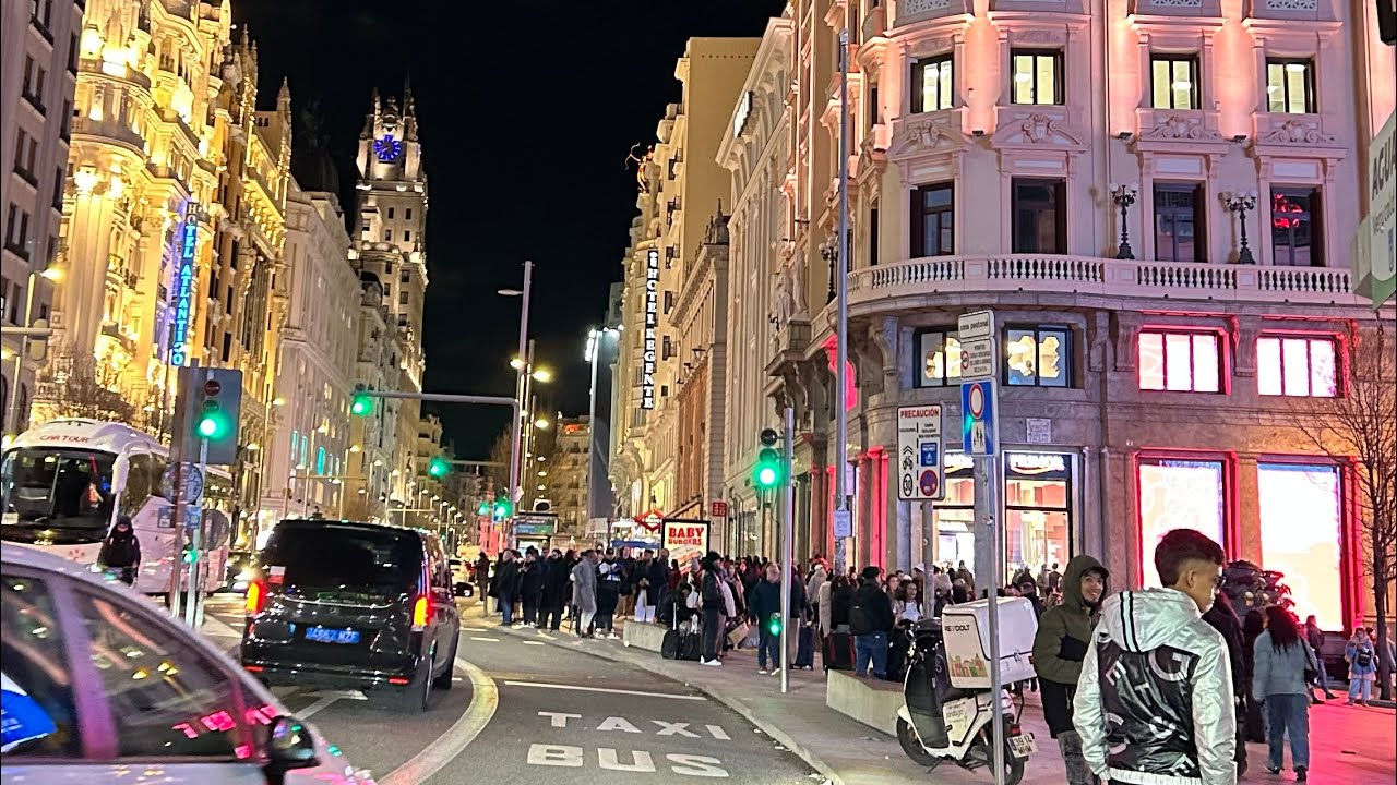 night tour of the streets of Madrid, Spain 🇪🇸 