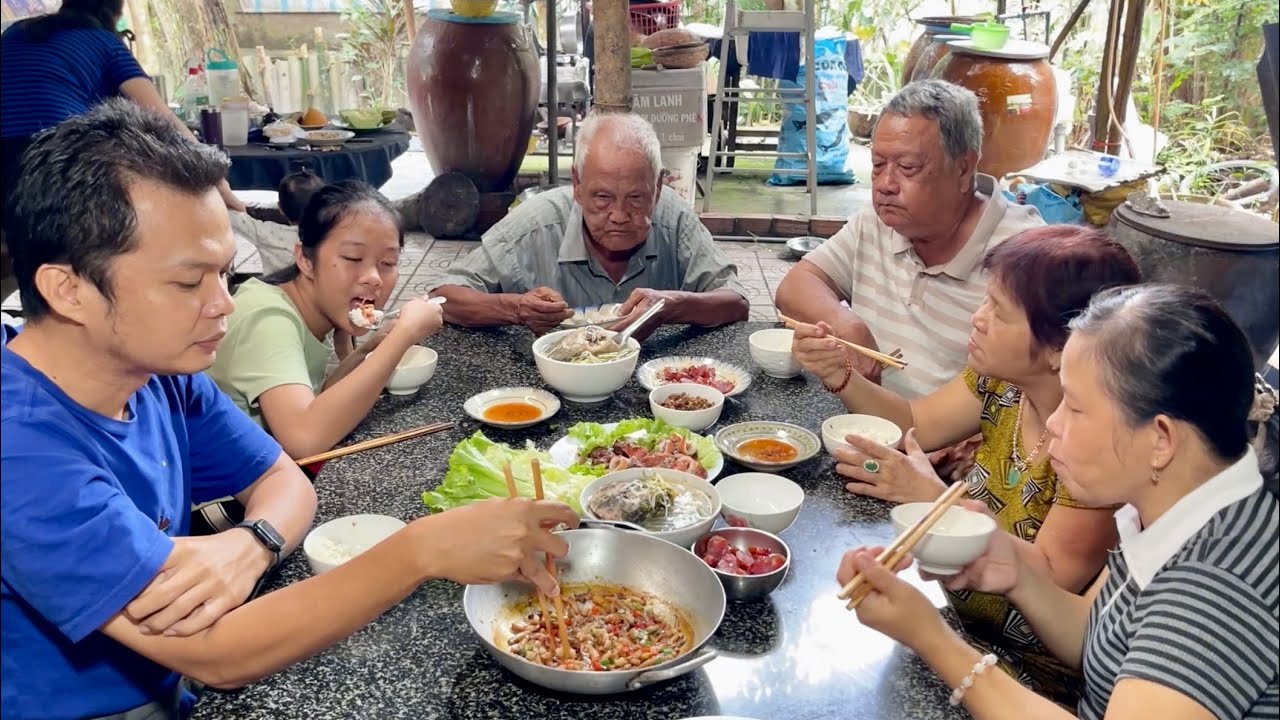 Mực Nhồi Thịt Rim Nước Mắm | Vinh & Truyen