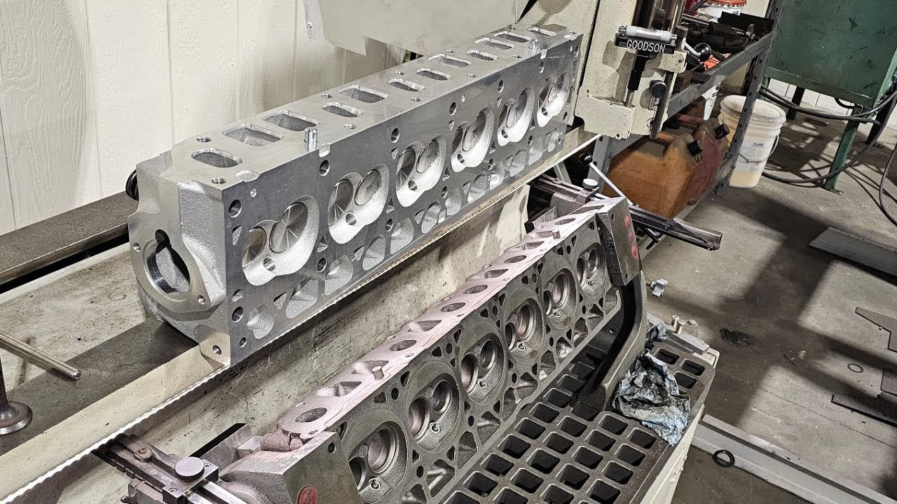 Jeep 4.0 Edelbrock Preformer против Stock Head
