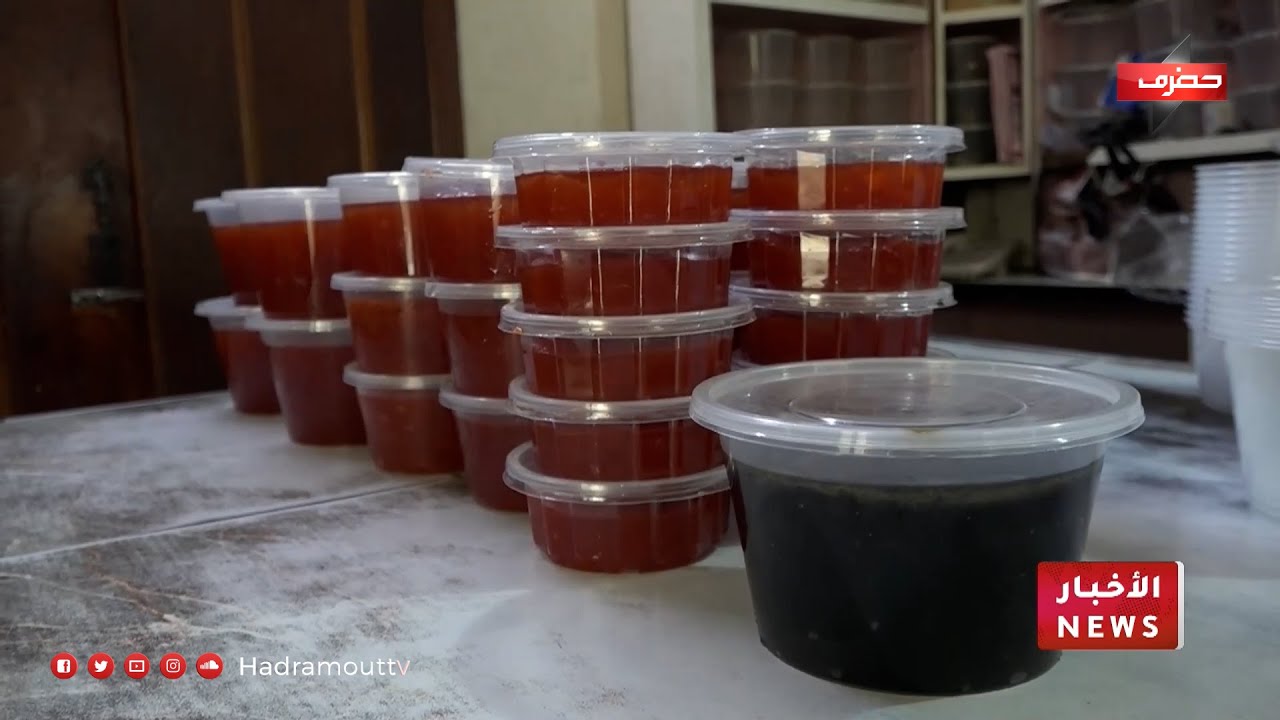 رحلة حلوى بدأت في السبعينيات .. عمر باضريس أيقونة الحلوانيين في حضرموت
