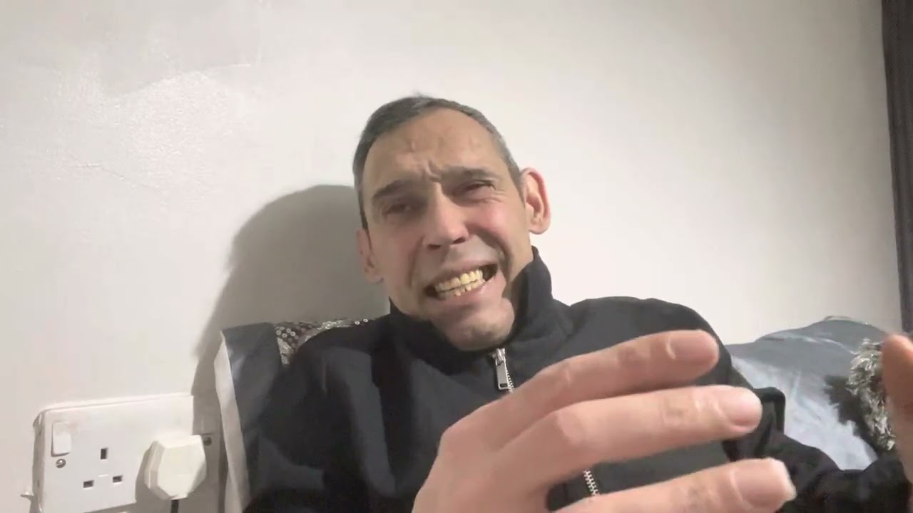 Первая встреча Ямми и Джейсона Веллы👊