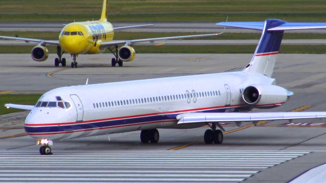 (4K) Evening Plane Spotting at Detroit Metro Airport