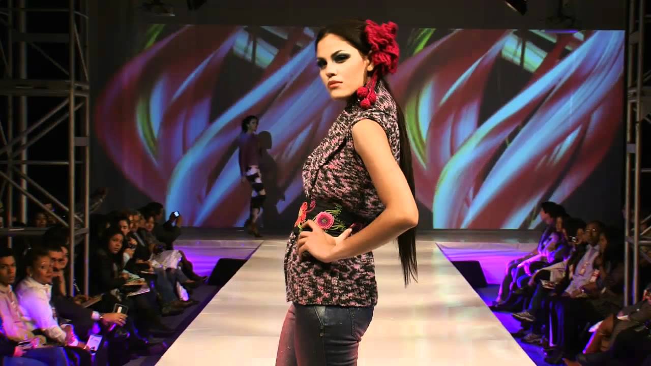 DESFILE COATS CADENA EN EXPOTEXTIL PERU 2011