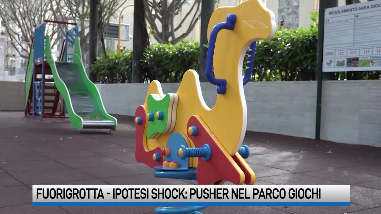 Fuorigrotta, l’ipotesi choc: “Pusher nel parco giochi”