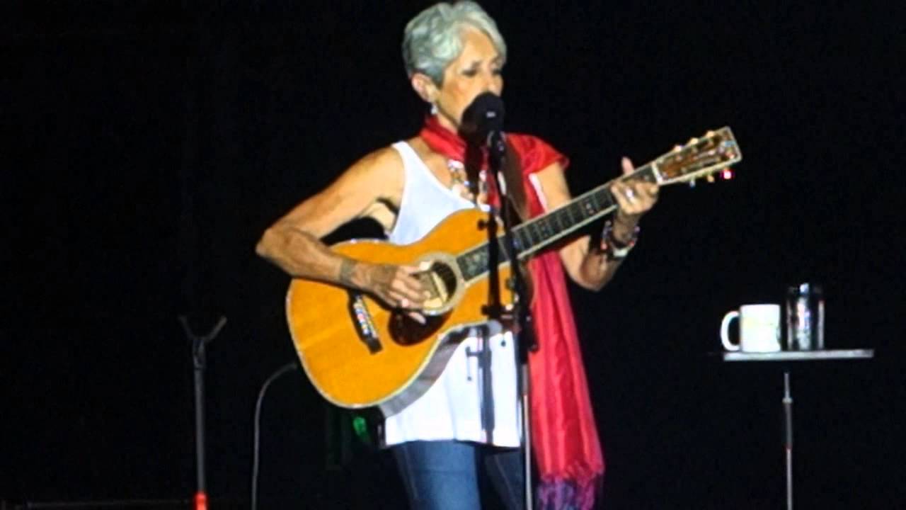Joan Baez - Freight train  -  Les arènes de Nimes le 22.07.2015