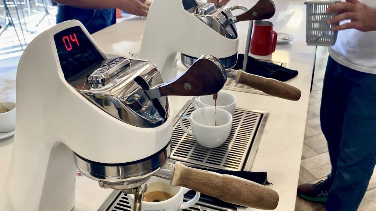 La Marzocco's MODBAR how's it set up? Italian bar owner gives tour of his new espresso machine