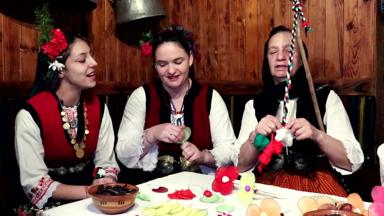 През маската на кукера