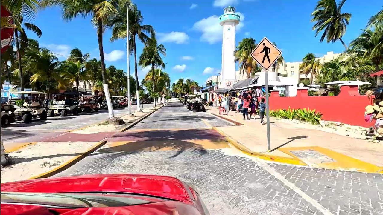 Isla Mujeres-Chedraui, Super Aki, Playa Norte in the Rain