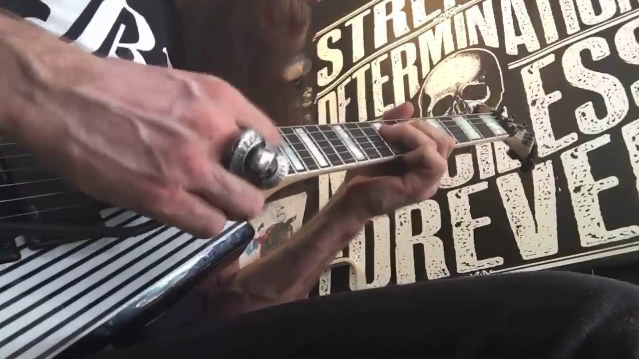 Zakk Wylde plays the United States national anthem