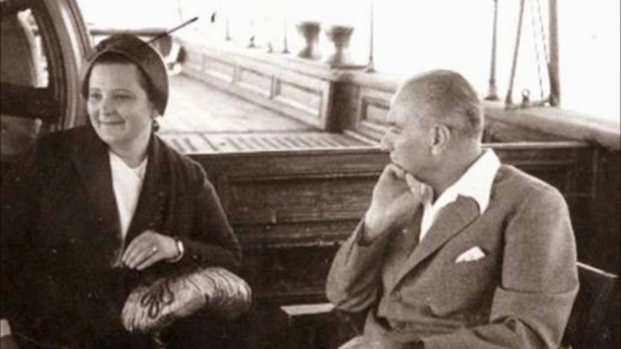 Şevval Sam - Bir Fırtına Tuttu Bizi - Atatürk'ün Sevdiği Şarkılardan