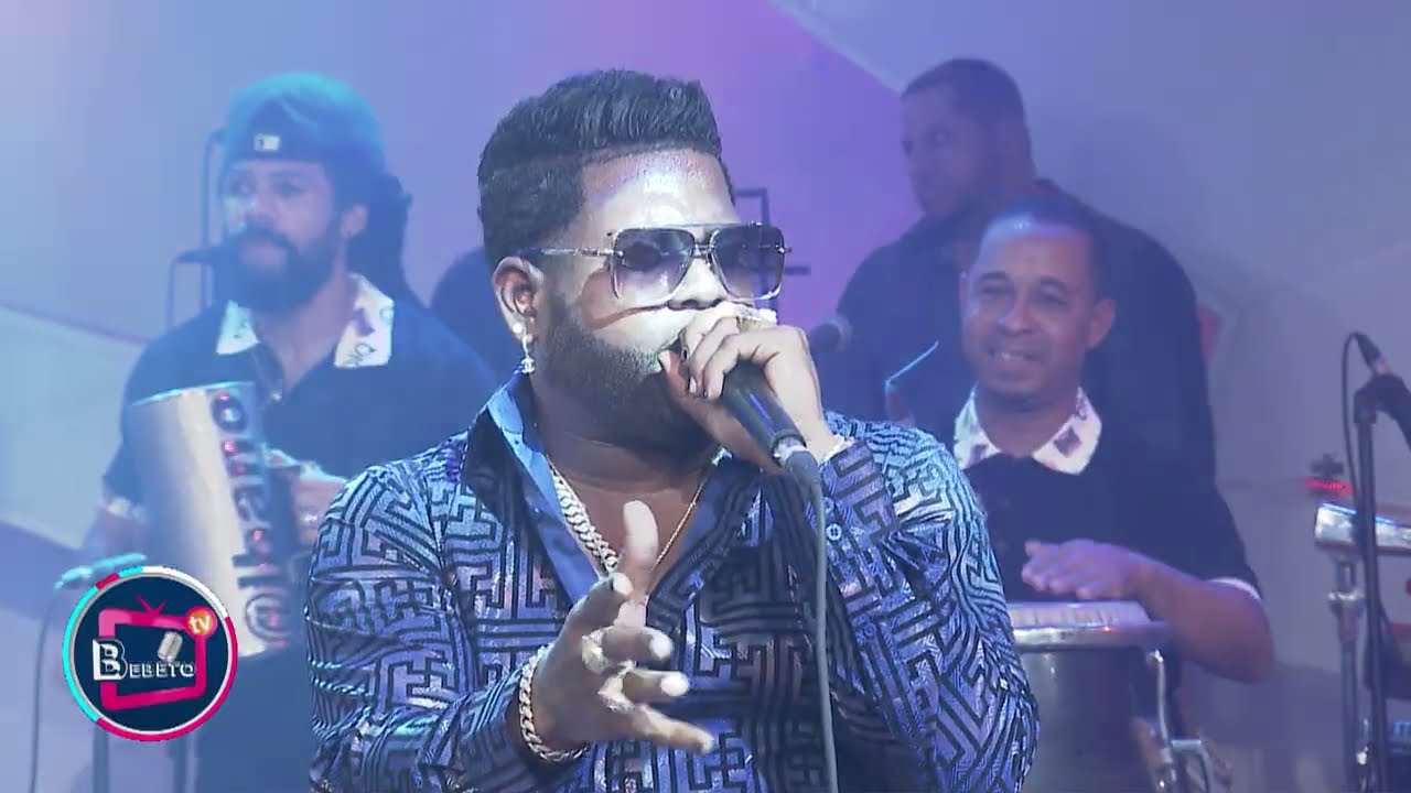 DAHIAN EL APECHAO EN VIVO ROMPE TARIMA