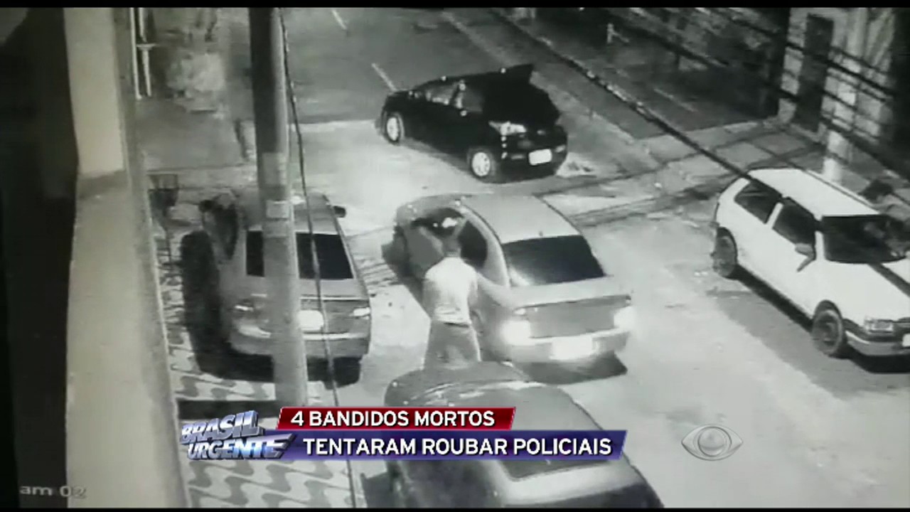 Quatro bandidos morrem ao tentar assaltar policiais