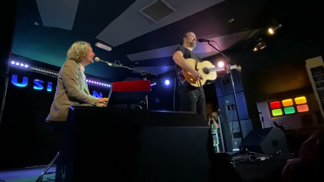 Wilson & Wakeman - People Come And Go - Musician Pub Leicester 28th February 2023