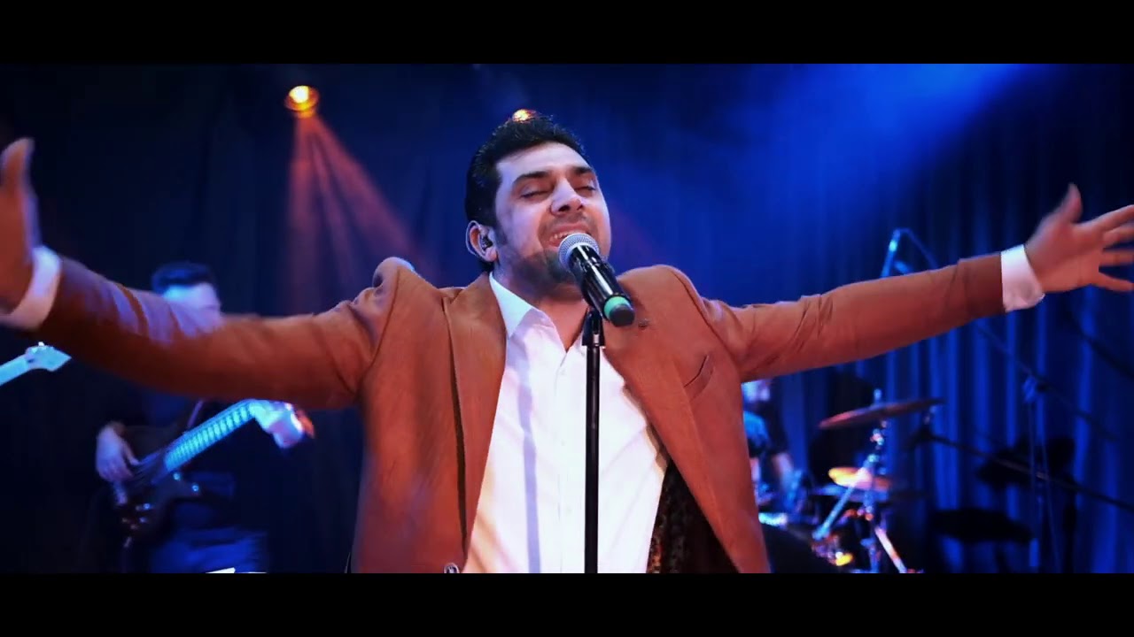 Bayhan - Esrarlı G&ouml;zler (Canlı Akustik Performans)