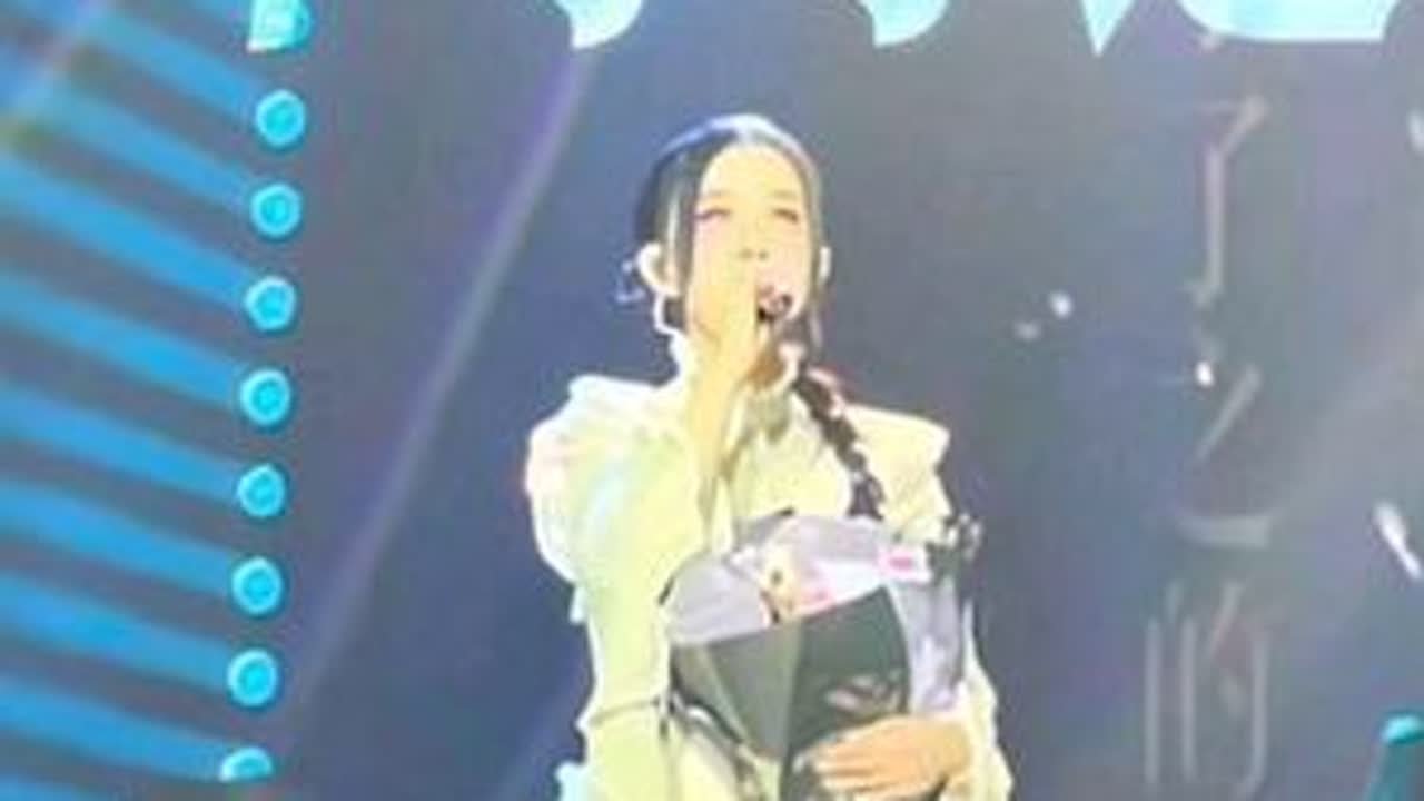 赵天蔚新歌《不了了之》来了！（现场版）冰淇加盟，就是王炸！#赵天蔚 #山歌响起的地方 #刀郎乌鲁木齐演唱会
