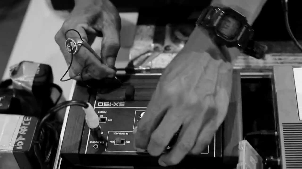 Ga-Pi - Original Thai Rasta (Live segment from the film 'Smiley Dub')