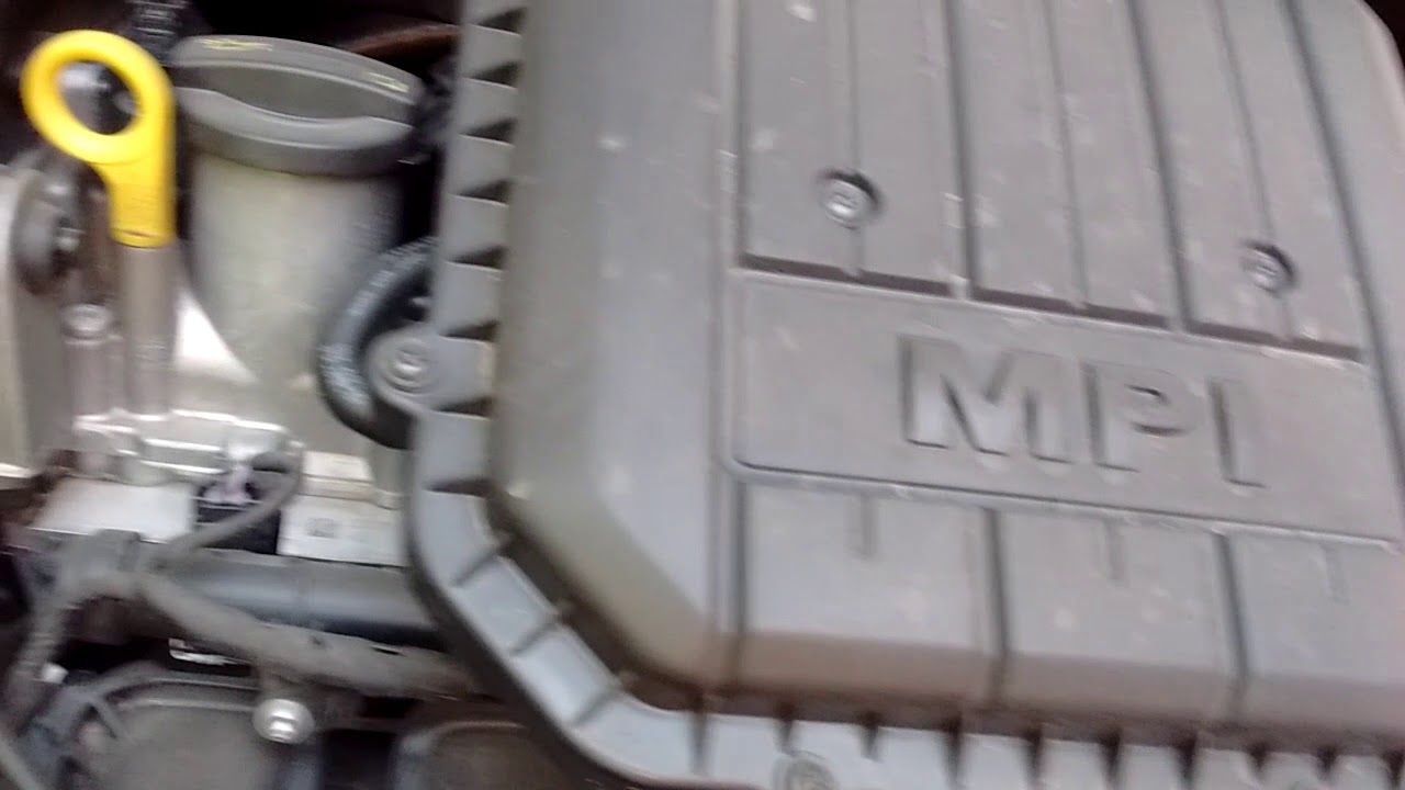 VW Up! MPI Engine noise, due to oil leak, on the phase variator. PART 1