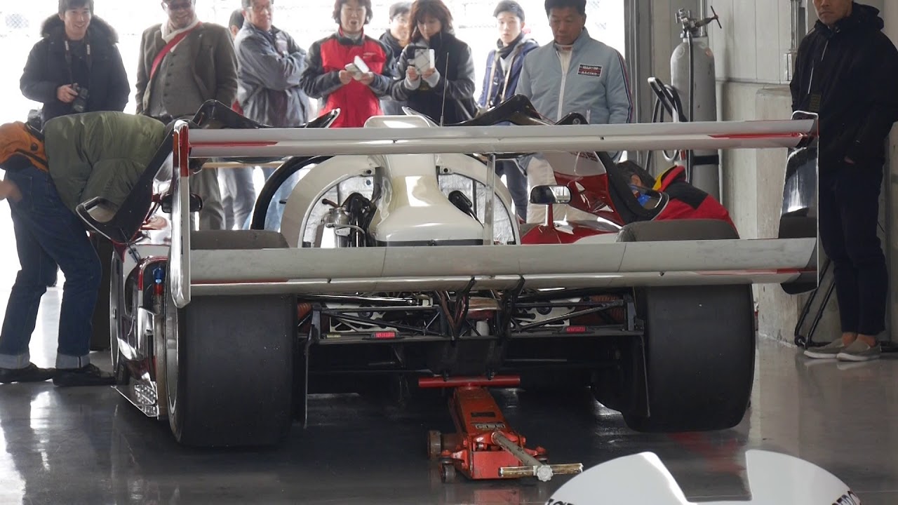 TOYOTA TS010 Engine start-up Great V10 Sound  SUZUKA Sound of ENGINE 2017