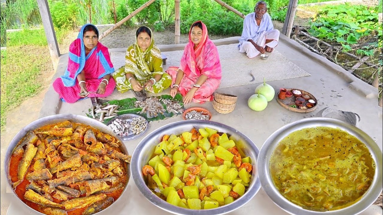 তিন ধরনের মাছ দিয়ে  তিন ধরনের রান্না করলাম,তারই মাছের তেলঝাল,চিংড়িমাছ দিয়ে লাউ আর ছোট মাছের টক