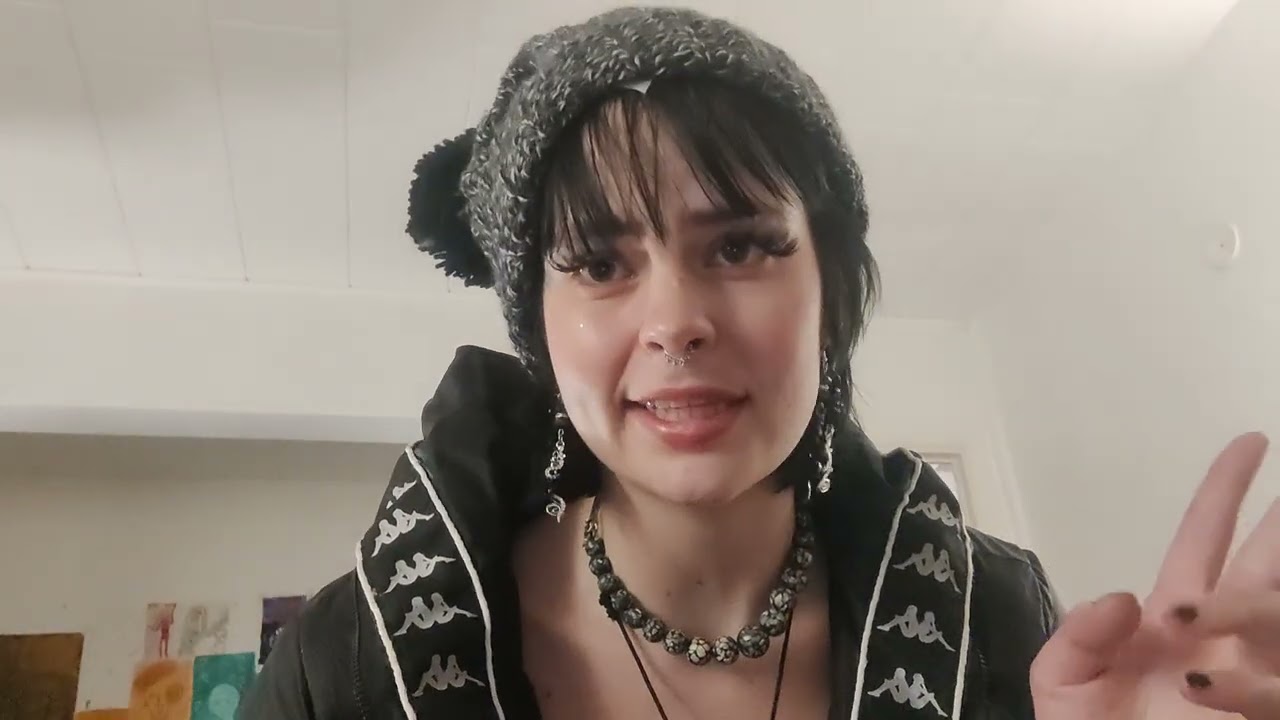ASMR Suomi vaatteiden esittelyy, kangas ääniiii ja ig ro.njaa :)🌞