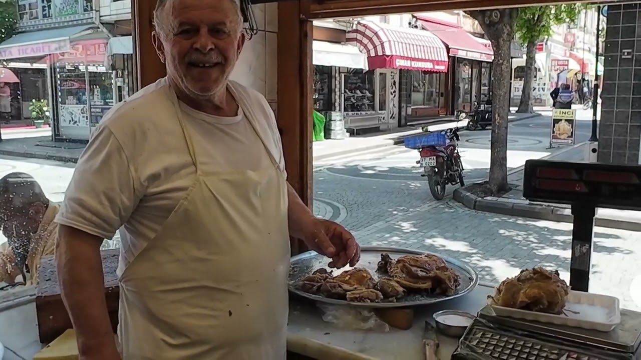 TAŞKÖPRÜ ÇARŞISINDA GÜNLÜK YAŞAM::BİLEYCİ USTA İLE ÇAYLI SOHBET..