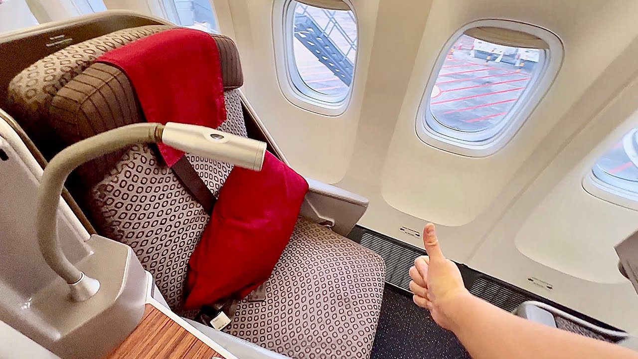 FLY GARUDA INDONESIA BUSINESS CLASS Boeng 777-300ER GA 836 JAKARTA TO SINGAPORE CGK - SIN REVIEW