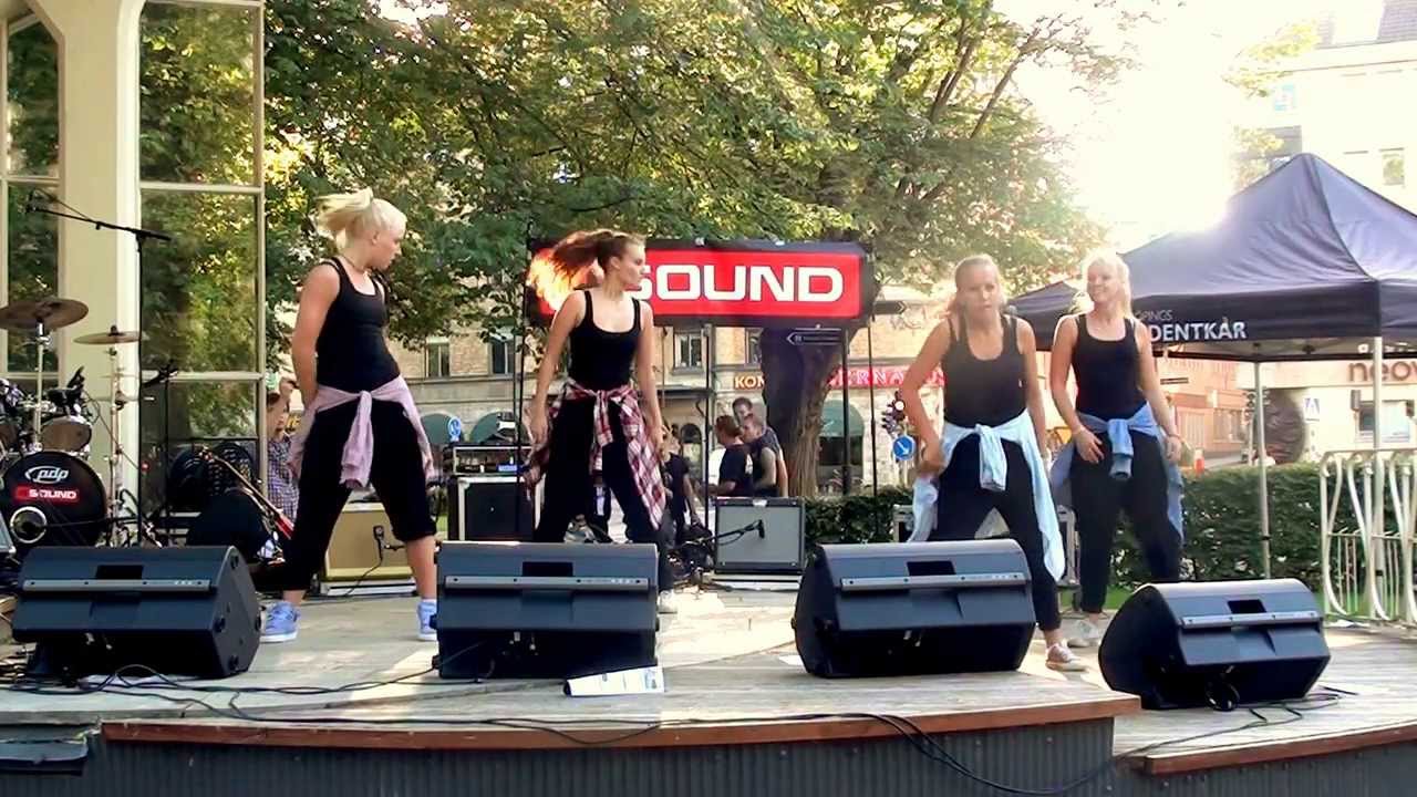 J&ouml;nk&ouml;ping university dancegroup- Alls&aring;ng i r&aring;dhusparken
