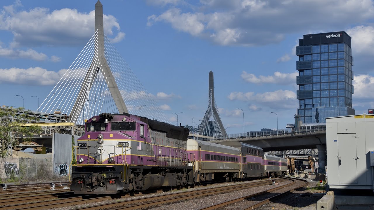 Rush Hour Trains at Boston North Station