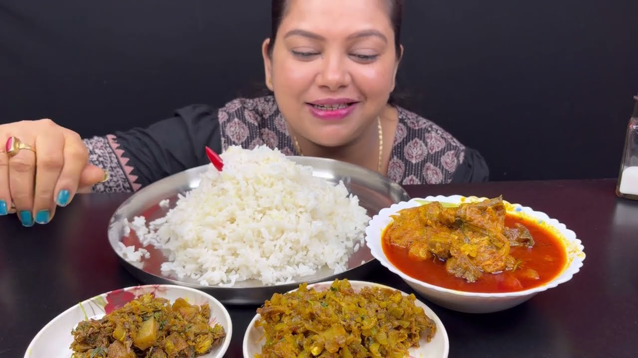 Bigbites, Eating Rice With Ritha Fish Kalia, Sojne Ful Chorchori, Macher Matha Diye Lau Ghonto।।