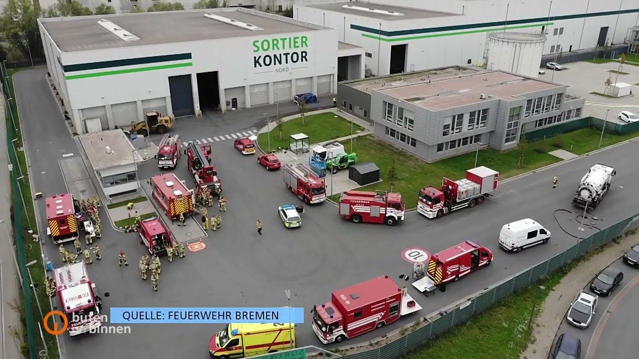 Großeinsatz der Bremer Feuerwehr in Recycling-Betrieb