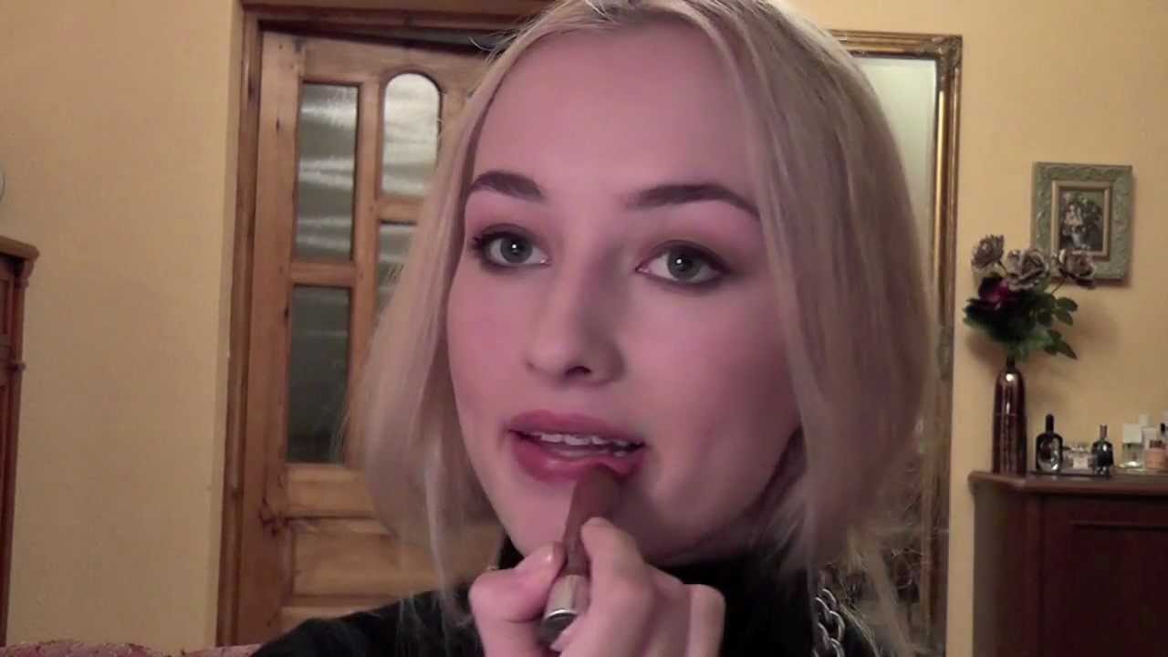 Keira Knightley Chanel Coco Mademoiselle inspired look | Chanelette