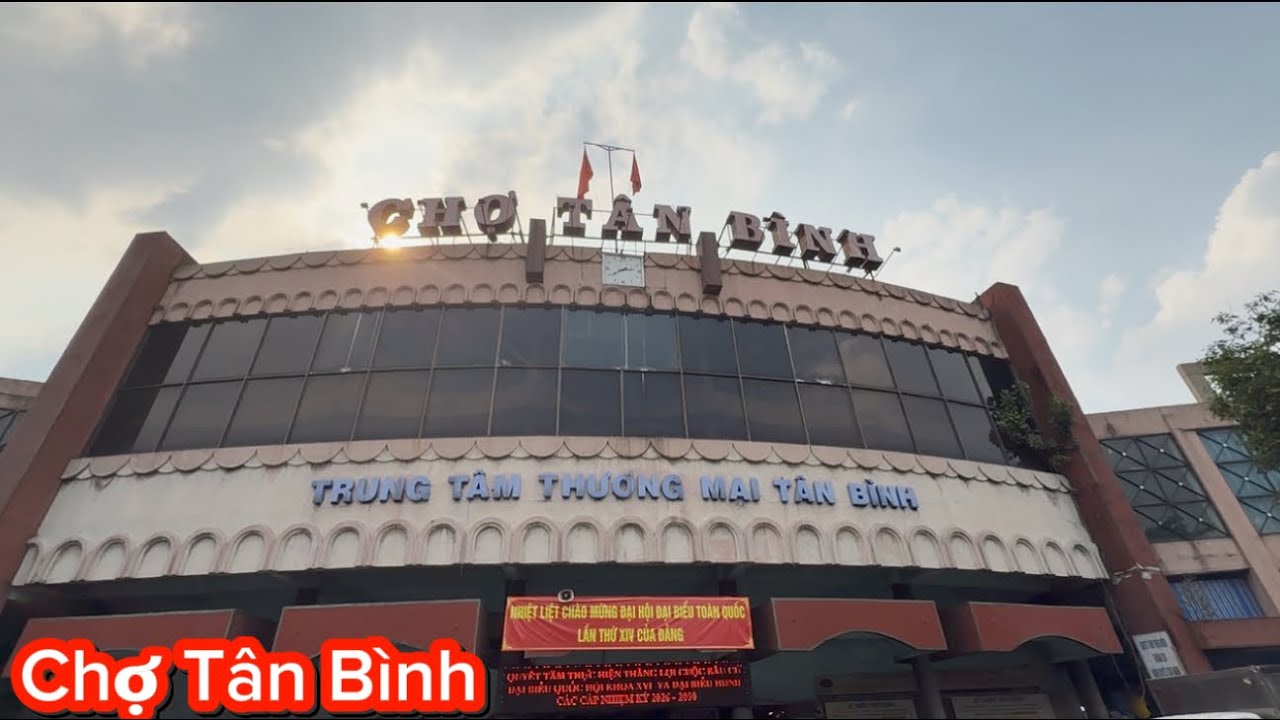 Vi vu Chợ Tân Bình thiên đường sỉ,lẻ quần áo lớn nhất TPHCM 