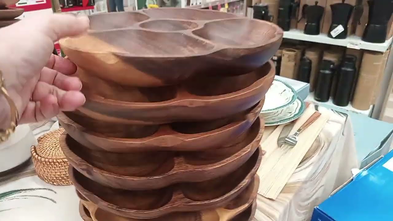 Fascinada ante la elegante exhibición, en el Exito, en la sección hogar. Te van a encantar.