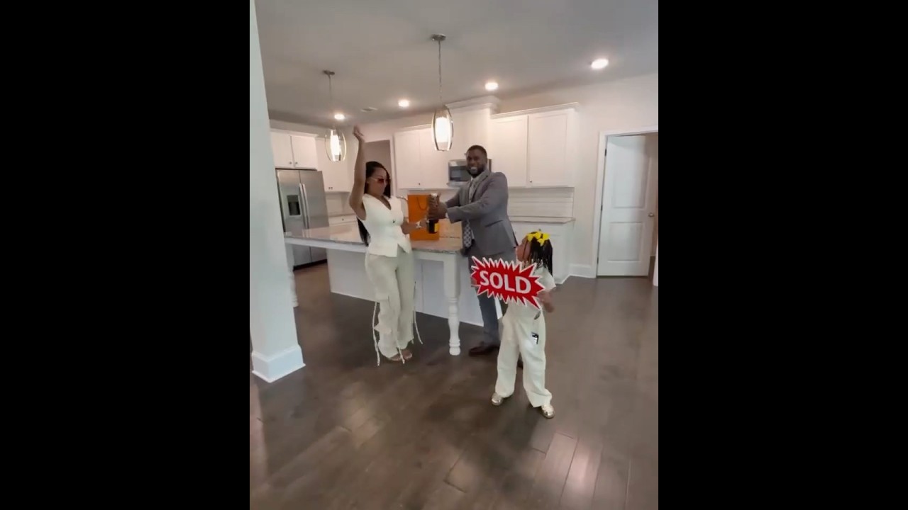 Alexis Skyy Buys A New House For Her 31st B-Day! 🏡