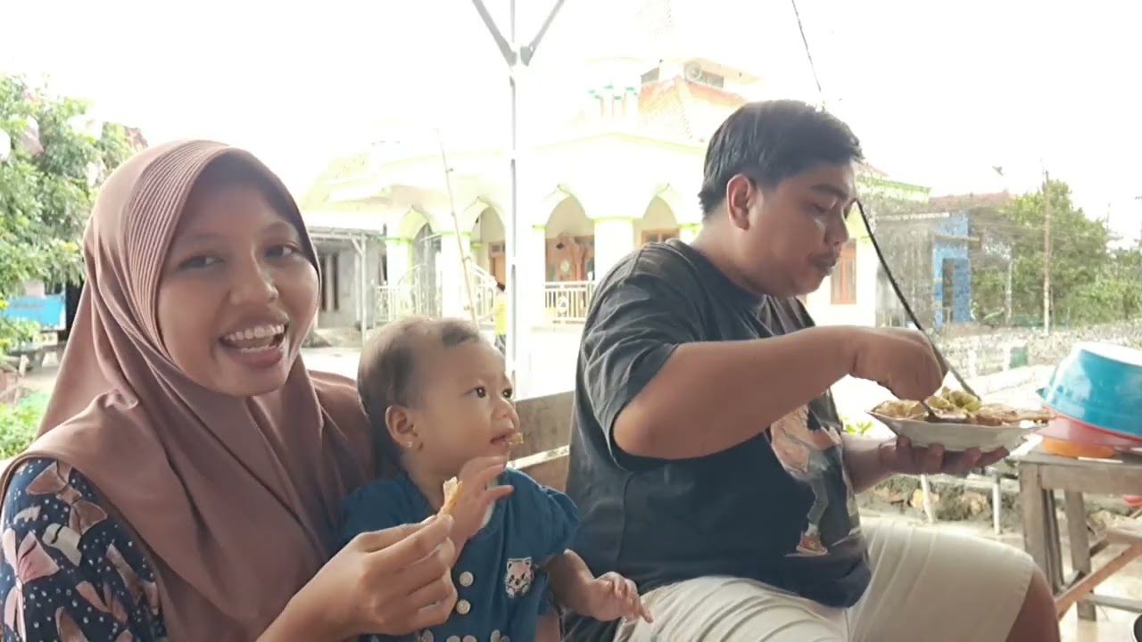 Hari Ini Gak Masak.. Bantuin Mba Anik Peking Sambel Pecel Emak XL Puluhan Kg