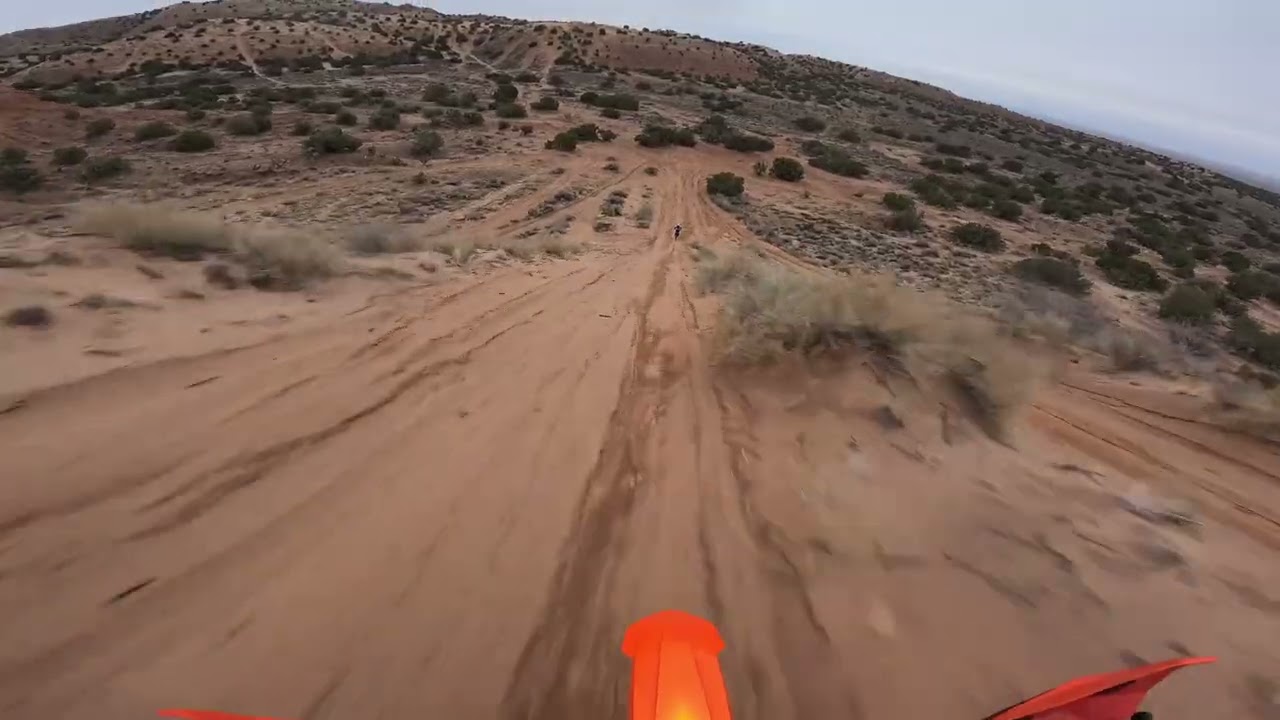Full Sprint - A 150 and a 450 #moto #harescramble #desertrace #desertracing
