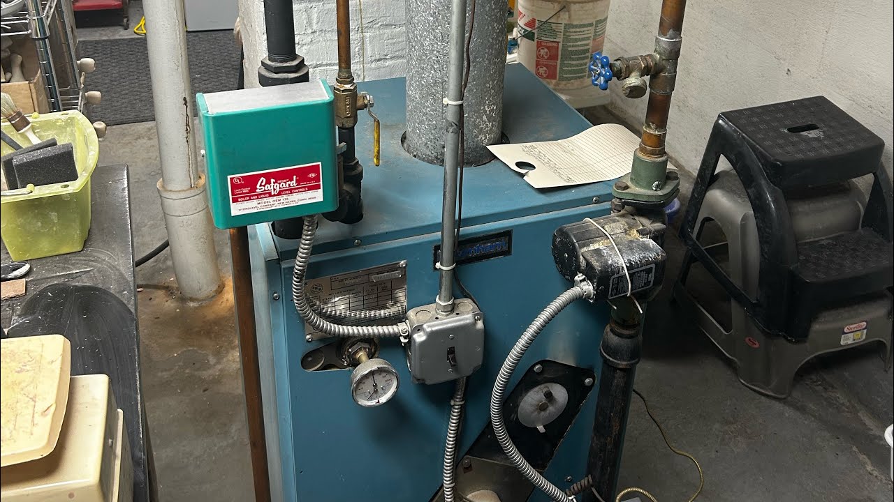 BURNHAM OIL BOILER TUNE UP/DIRTY! | HVAC #hvaclife #learnthetrade #hvactechnician 