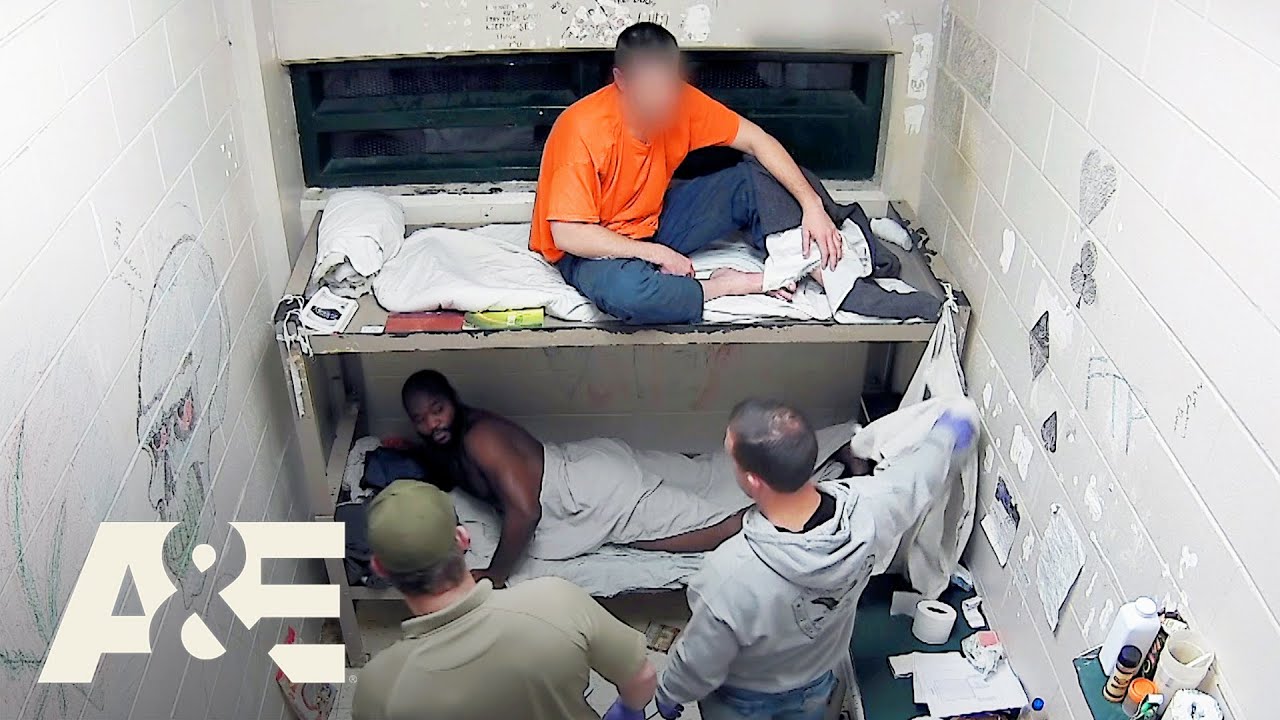 60 Days In: Top 8 Moments From Etowah County Detention Center (Season 6) | A&E