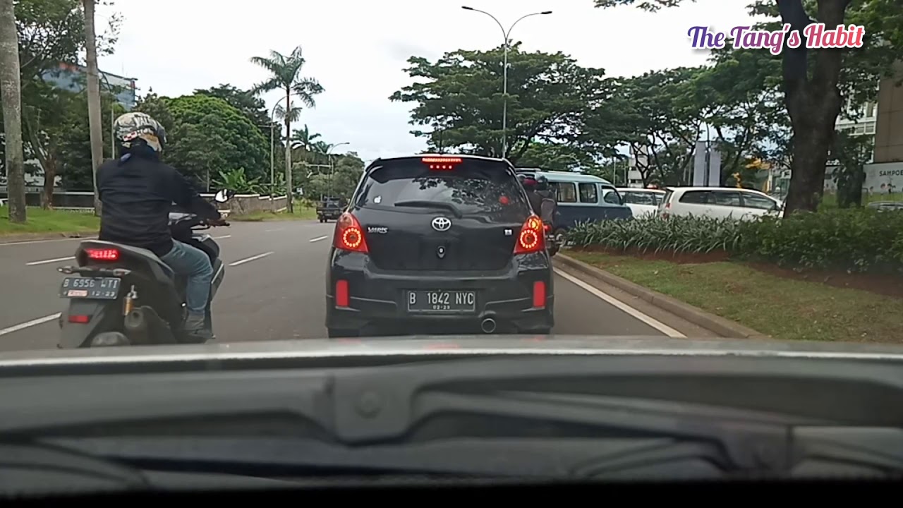 Situasi jalan dari BSD Plaza menuju AEON Mall lancar jaya.. (BSD City) Tangerang